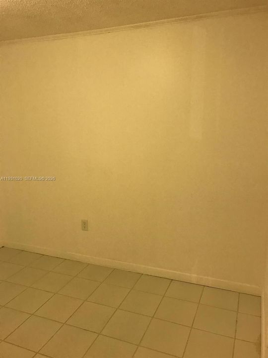 For Sale: $265,000 (2 beds, 1 baths, 775 Square Feet)