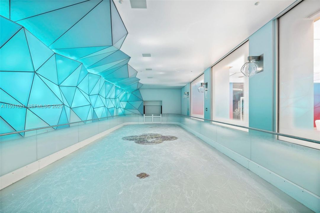 待售: $7,650,000 (4 贝兹, 5 浴室, 3287 平方英尺)