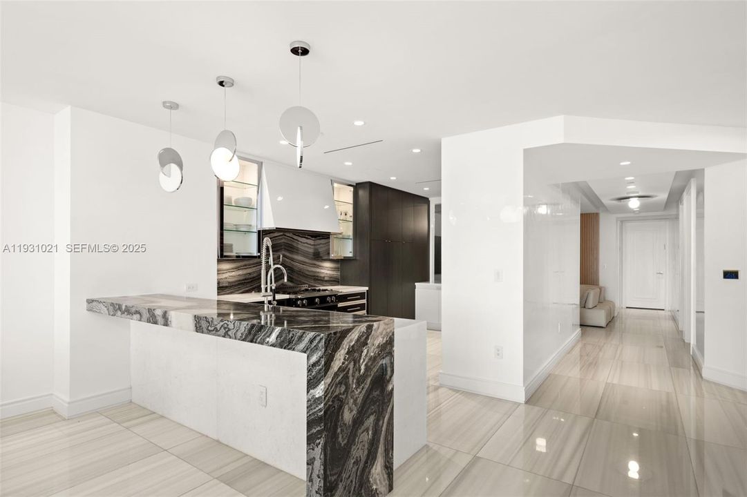 待售: $7,650,000 (4 贝兹, 5 浴室, 3287 平方英尺)