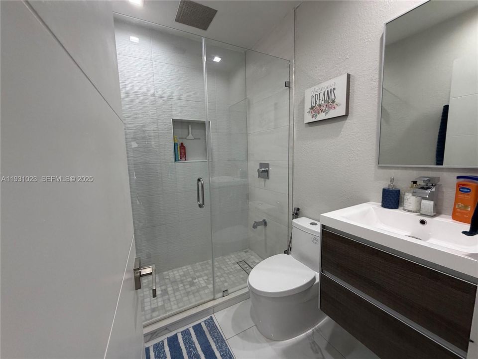 En Venta: $620,000 (3 camas, 2 baños, 1343 Pies cuadrados)