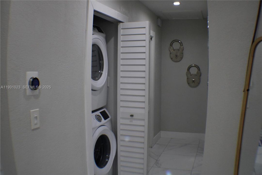 En Venta: $620,000 (3 camas, 2 baños, 1343 Pies cuadrados)