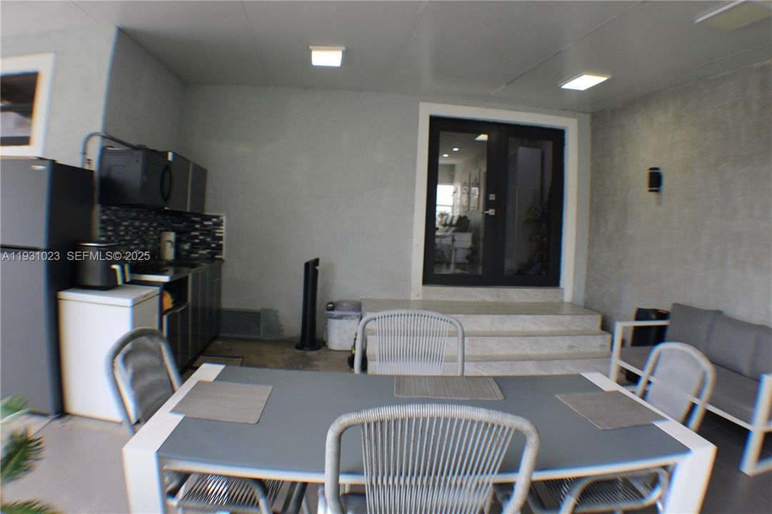 En Venta: $620,000 (3 camas, 2 baños, 1343 Pies cuadrados)