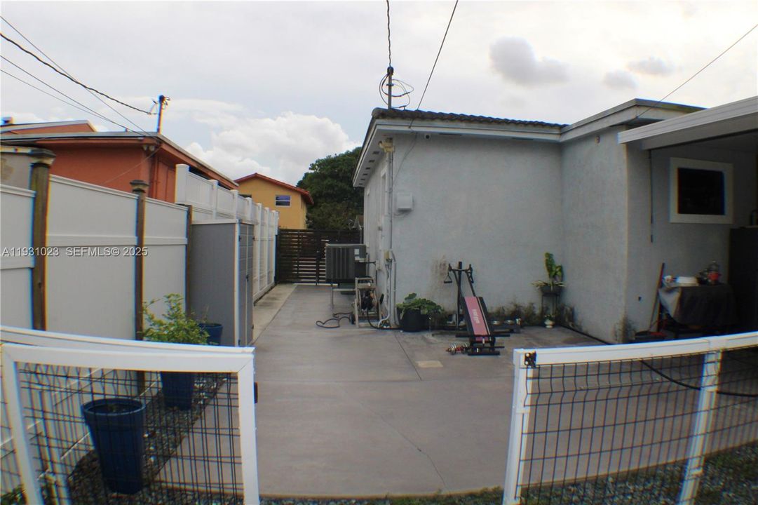 En Venta: $620,000 (3 camas, 2 baños, 1343 Pies cuadrados)