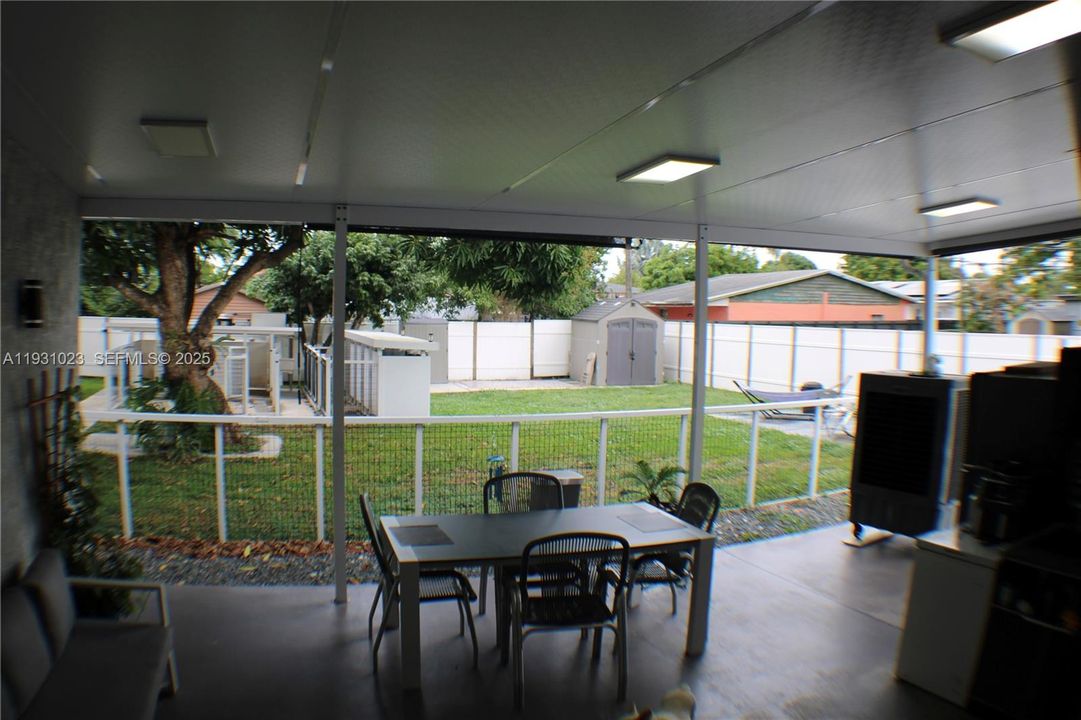 En Venta: $620,000 (3 camas, 2 baños, 1343 Pies cuadrados)