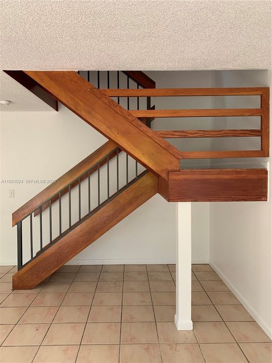 For Rent: $3,450 (3 beds, 2 baths, 1712 Square Feet)