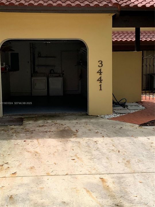 For Rent: $3,450 (3 beds, 2 baths, 1712 Square Feet)