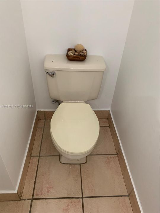 For Rent: $3,450 (3 beds, 2 baths, 1712 Square Feet)