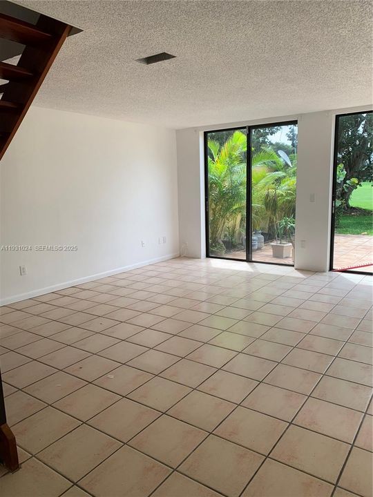 For Rent: $3,450 (3 beds, 2 baths, 1712 Square Feet)