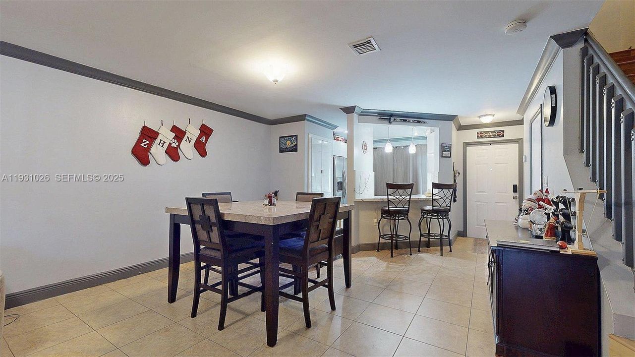 For Sale: $449,999 (2 beds, 2 baths, 1170 Square Feet)