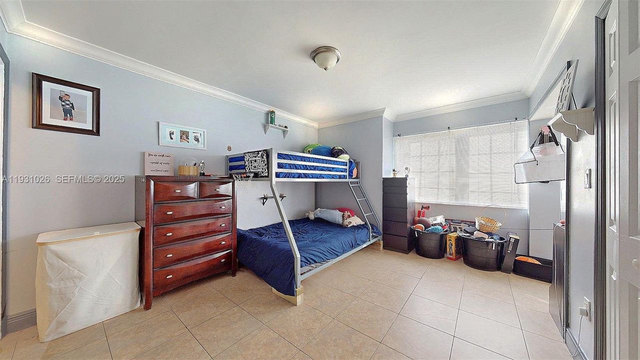 For Sale: $449,999 (2 beds, 2 baths, 1170 Square Feet)