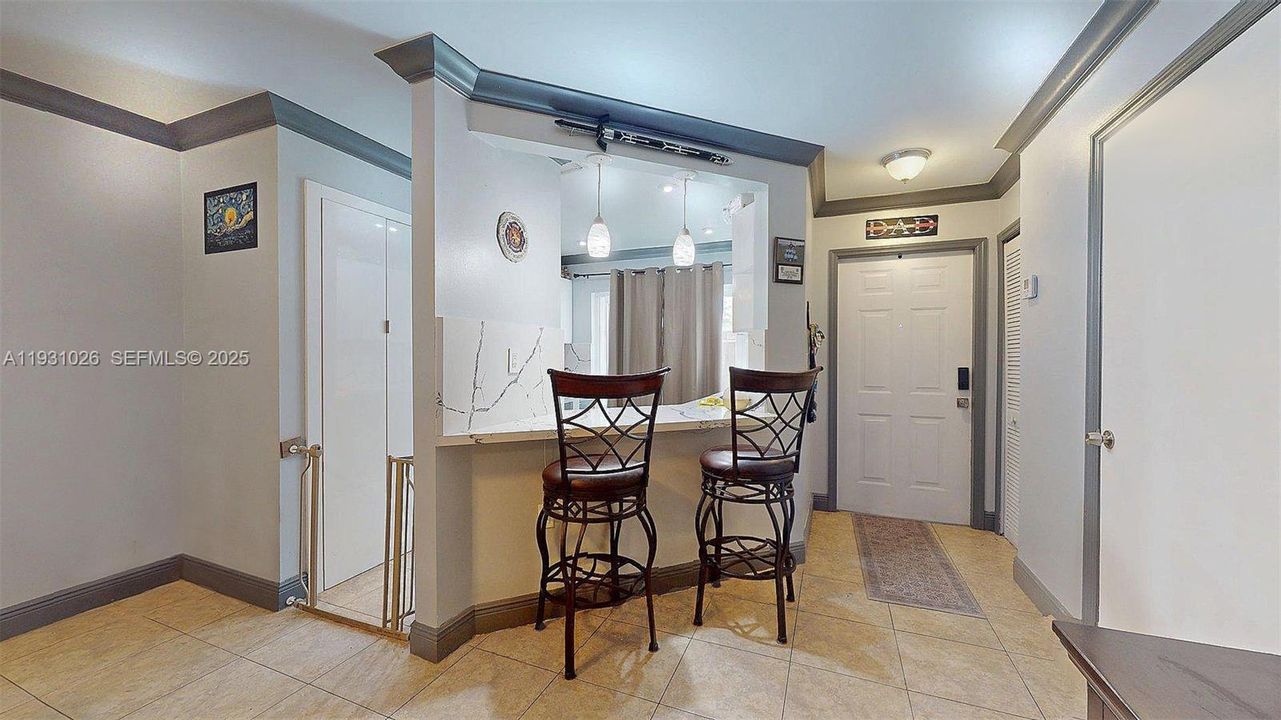 For Sale: $449,999 (2 beds, 2 baths, 1170 Square Feet)