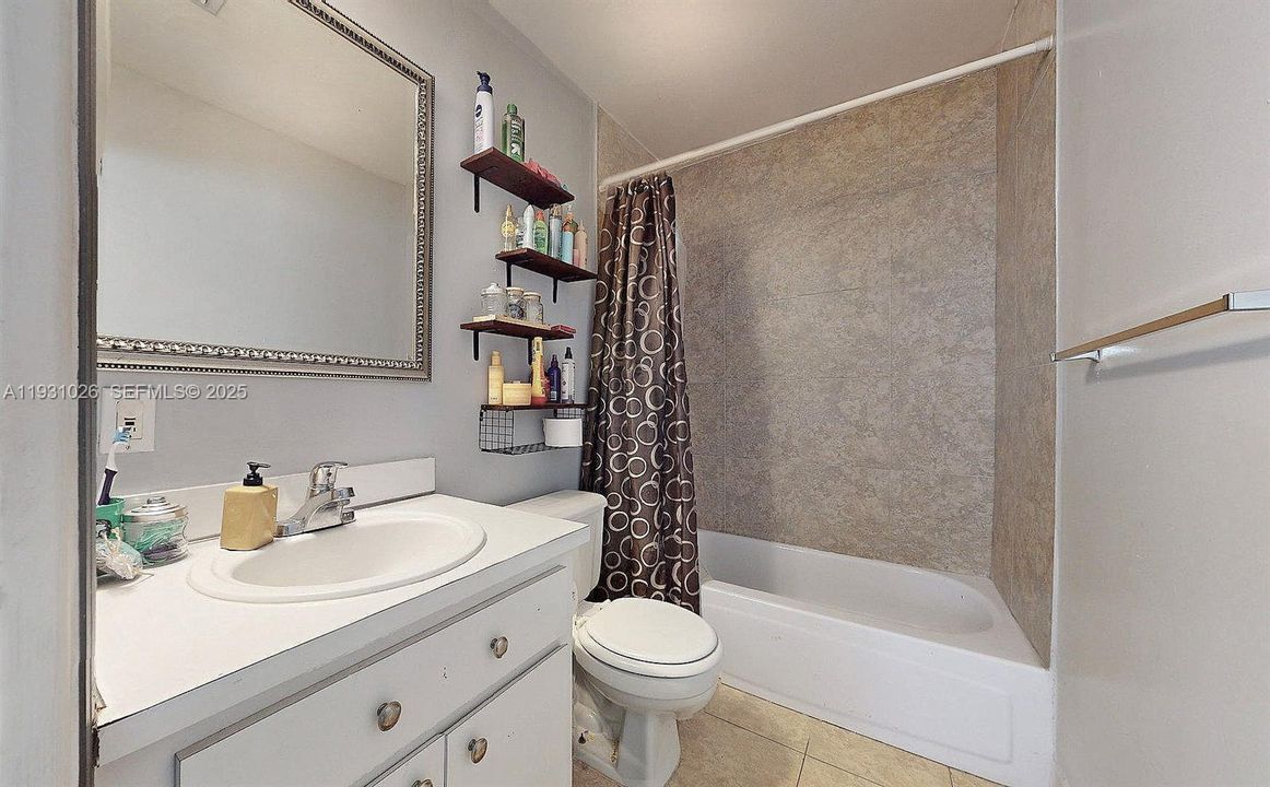 For Sale: $449,999 (2 beds, 2 baths, 1170 Square Feet)