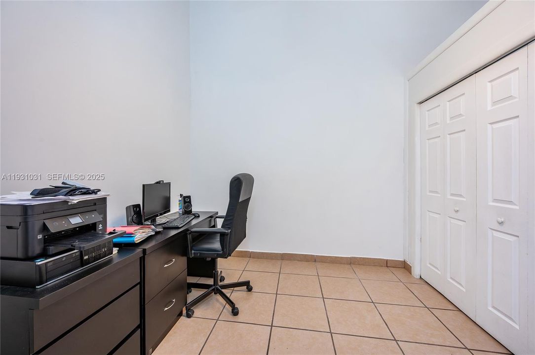 En Venta: $359,000 (2 camas, 2 baños, 1258 Pies cuadrados)