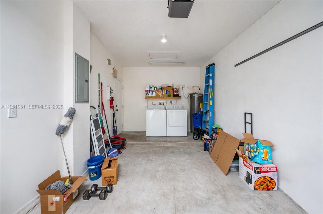 En Venta: $359,000 (2 camas, 2 baños, 1258 Pies cuadrados)