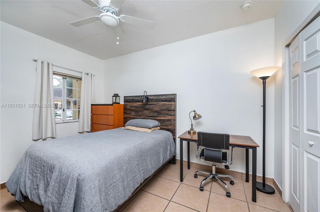 En Venta: $359,000 (2 camas, 2 baños, 1258 Pies cuadrados)