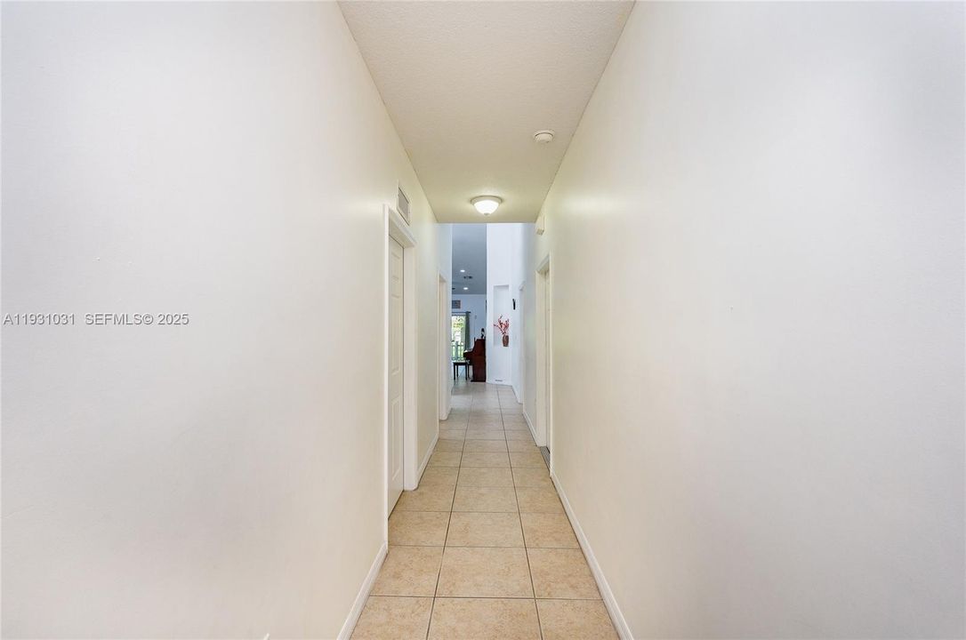 En Venta: $359,000 (2 camas, 2 baños, 1258 Pies cuadrados)