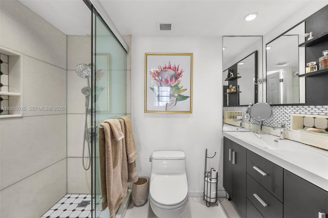 На продажу: $389,000 (1 спален, 1 ванн, 910 Квадратных фут)