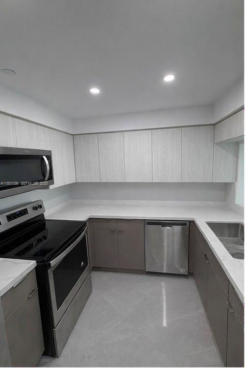 出租: $4,800 (2 贝兹, 2 浴室, 1190 平方英尺)