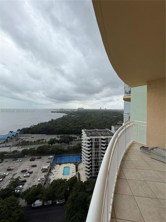 出租: $4,800 (2 贝兹, 2 浴室, 1190 平方英尺)