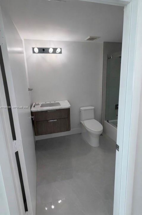 出租: $4,800 (2 贝兹, 2 浴室, 1190 平方英尺)