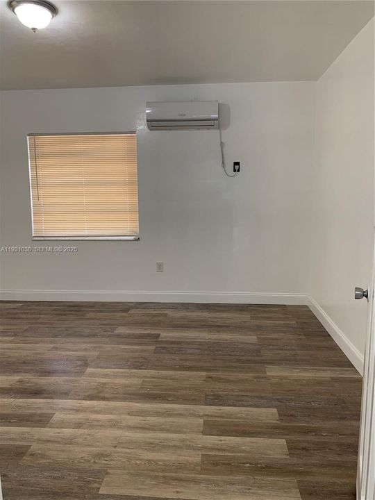 В аренду: $1,350 (0 спален, 1 ванн, 1871 Квадратных фут)