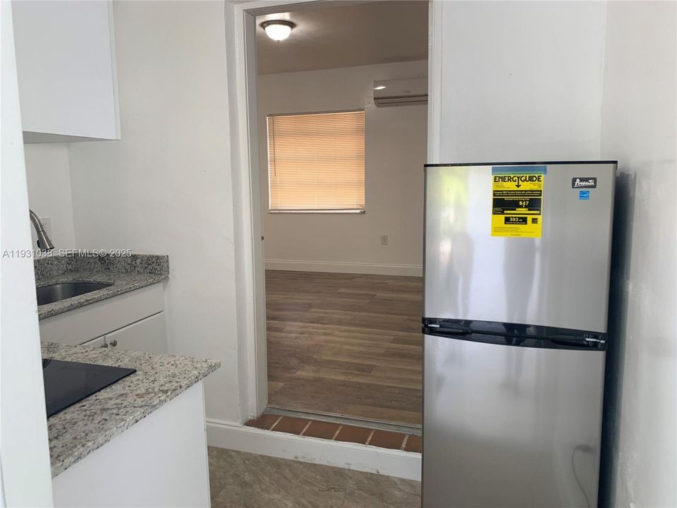 В аренду: $1,350 (0 спален, 1 ванн, 1871 Квадратных фут)