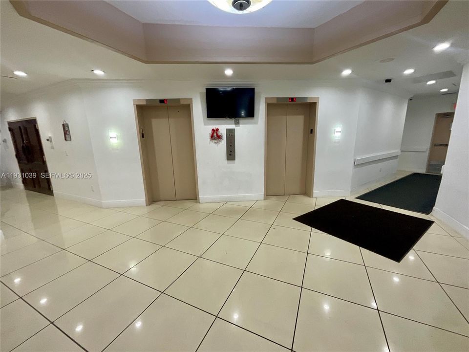 出租: $1,750 (1 贝兹, 1 浴室, 852 平方英尺)