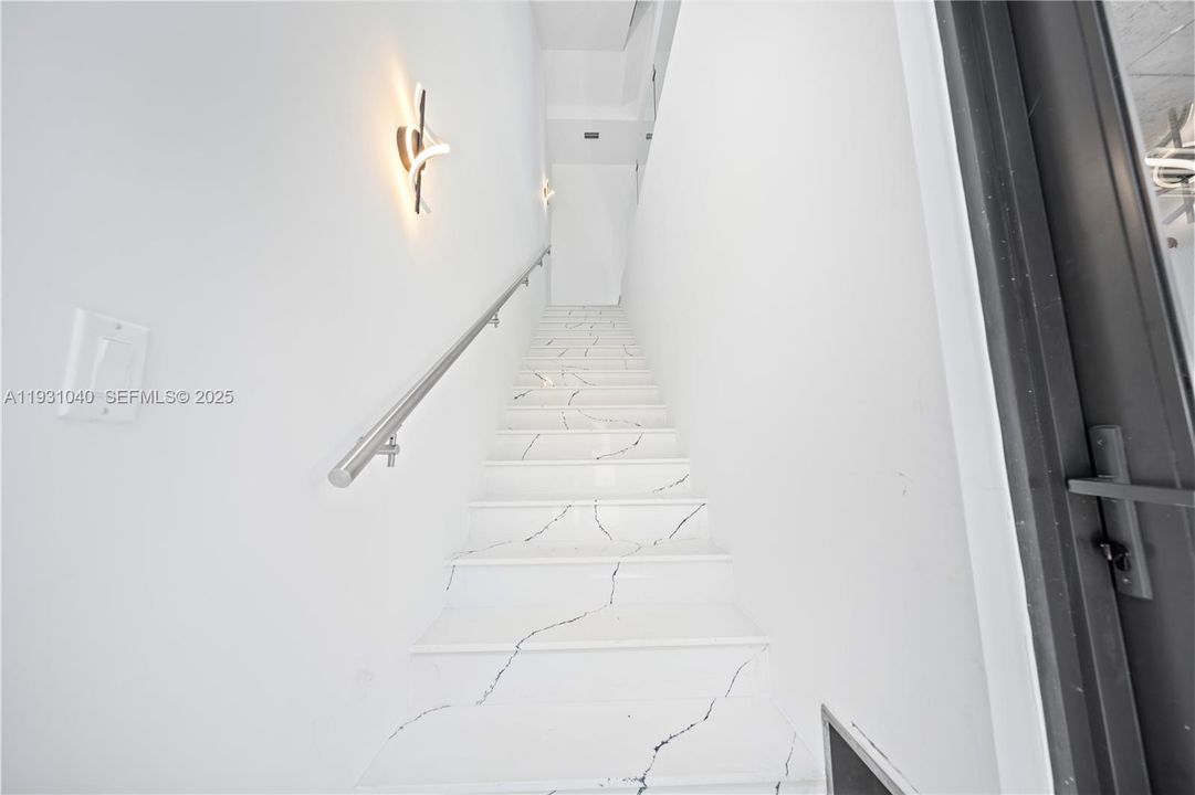 For Rent: $4,750 (3 beds, 3 baths, 1550 Square Feet)