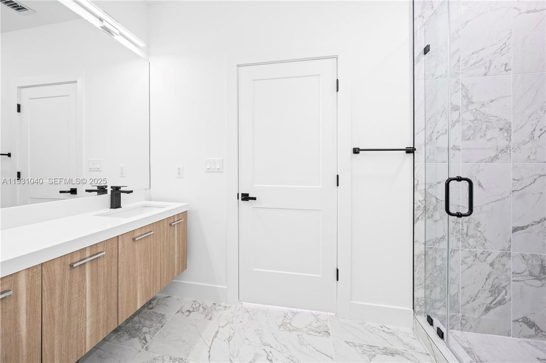 For Rent: $4,750 (3 beds, 3 baths, 1550 Square Feet)