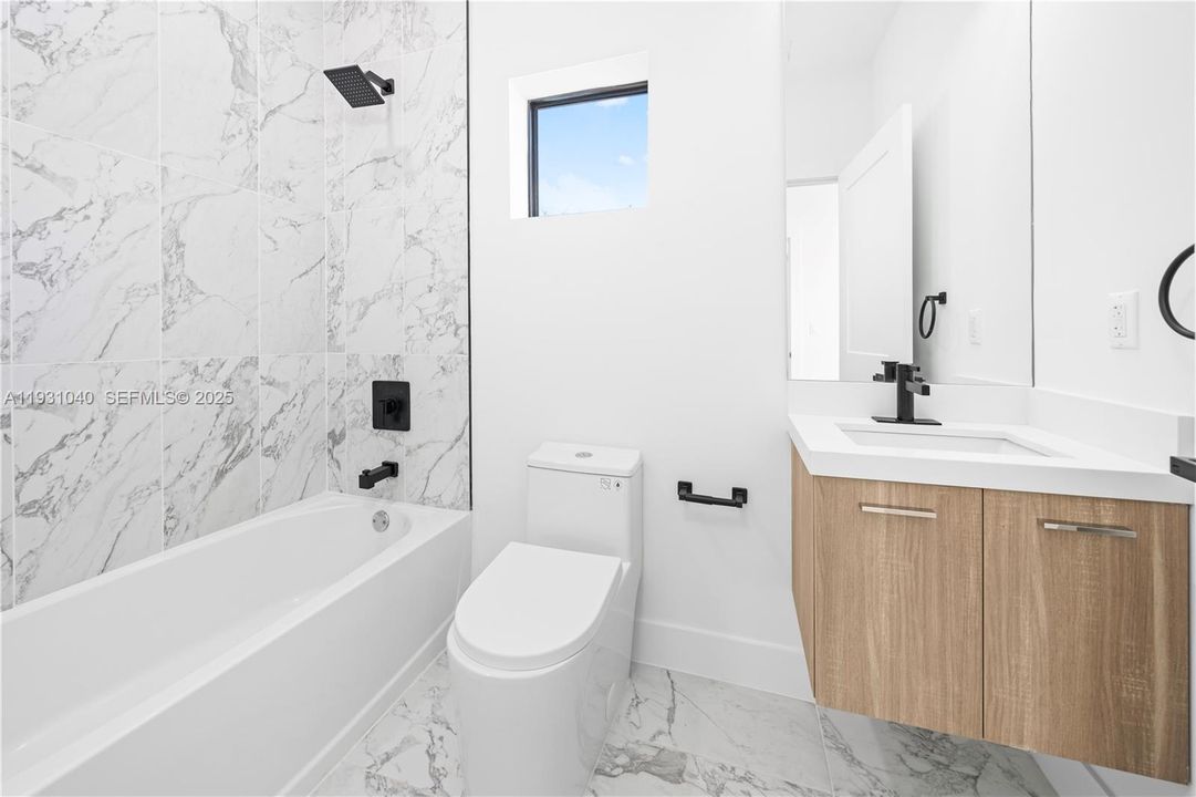 For Rent: $4,750 (3 beds, 3 baths, 1550 Square Feet)