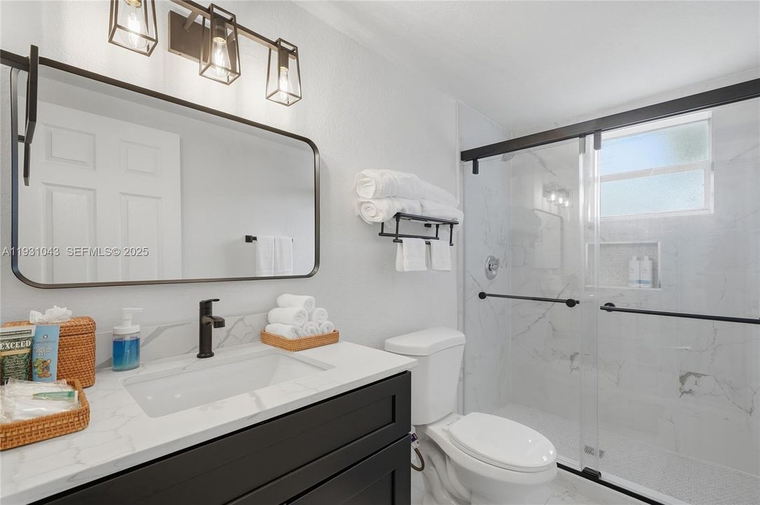 В аренду: $3,000 (3 спален, 1 ванн, 2484 Квадратных фут)