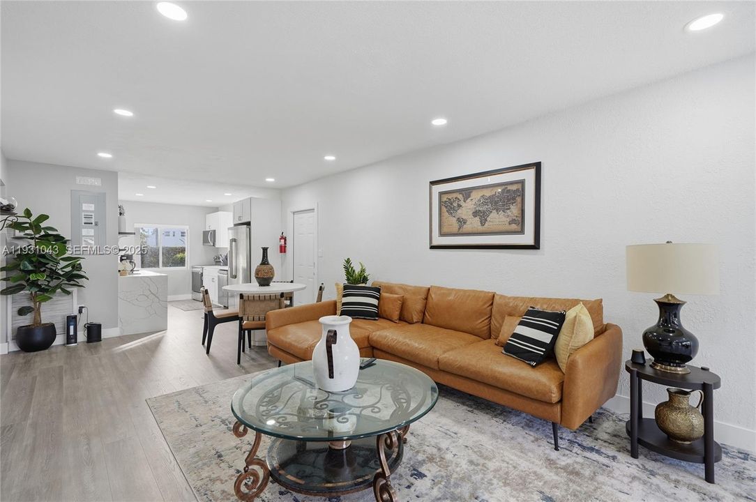 В аренду: $3,000 (3 спален, 1 ванн, 2484 Квадратных фут)