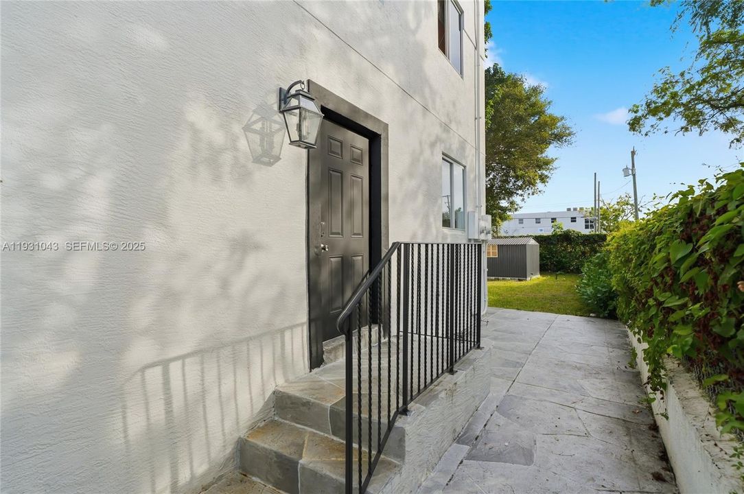 В аренду: $3,000 (3 спален, 1 ванн, 2484 Квадратных фут)