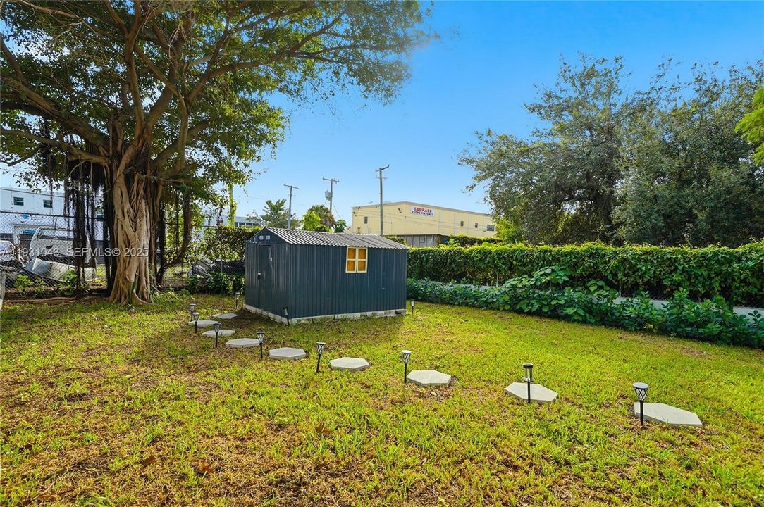 В аренду: $3,000 (3 спален, 1 ванн, 2484 Квадратных фут)