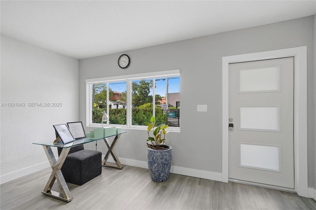 В аренду: $3,000 (3 спален, 1 ванн, 2484 Квадратных фут)