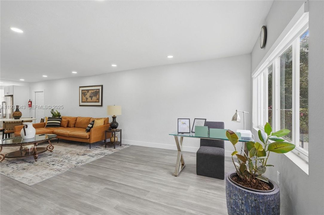 В аренду: $3,000 (3 спален, 1 ванн, 2484 Квадратных фут)