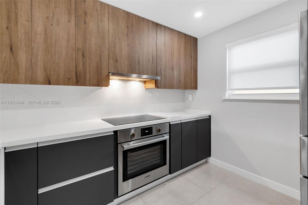 В аренду: $2,900 (2 спален, 2 ванн, 1266 Квадратных фут)