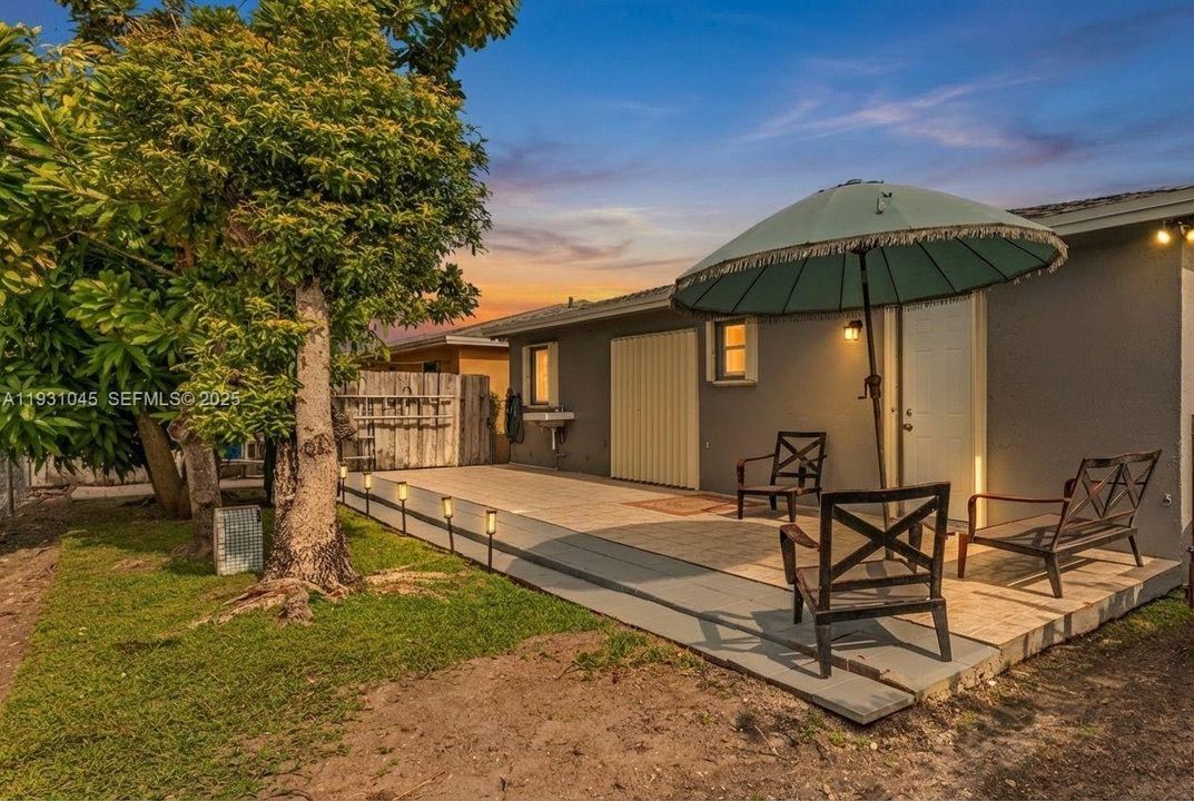 На продажу: $530,000 (3 спален, 2 ванн, 1283 Квадратных фут)