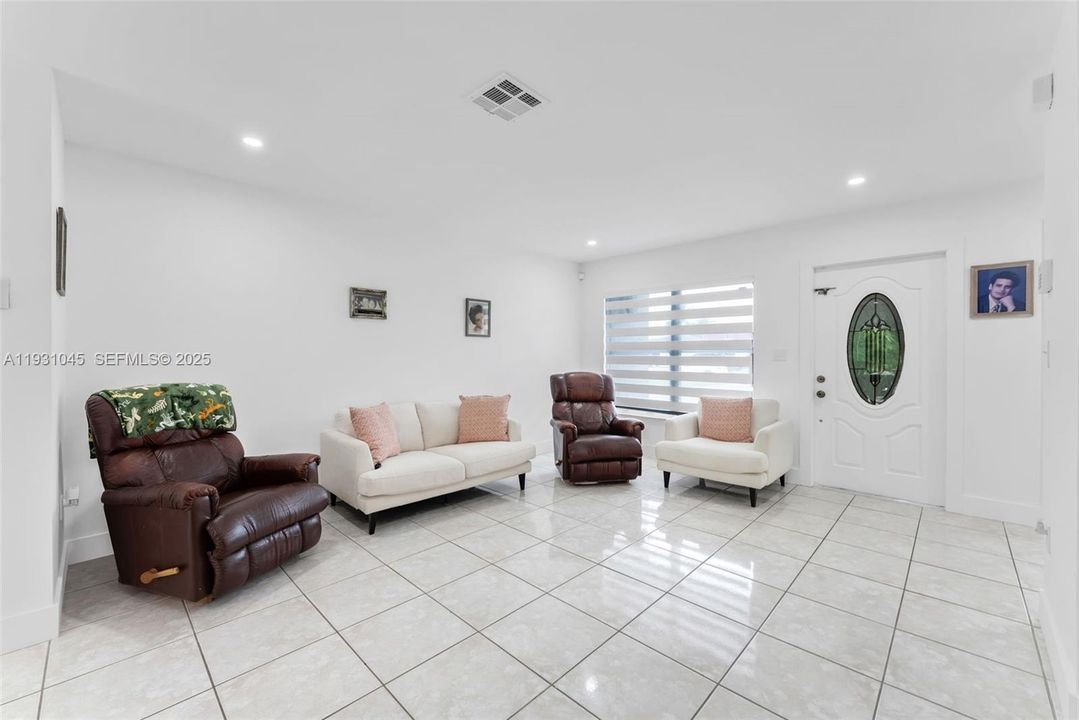 На продажу: $530,000 (3 спален, 2 ванн, 1283 Квадратных фут)