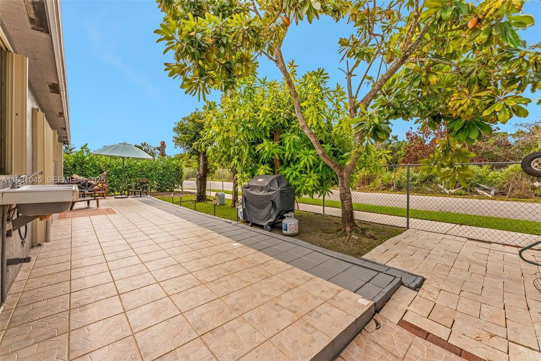 На продажу: $530,000 (3 спален, 2 ванн, 1283 Квадратных фут)