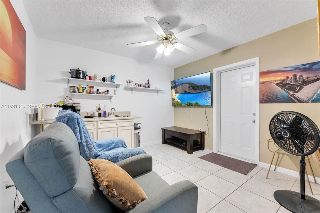 На продажу: $530,000 (3 спален, 2 ванн, 1283 Квадратных фут)