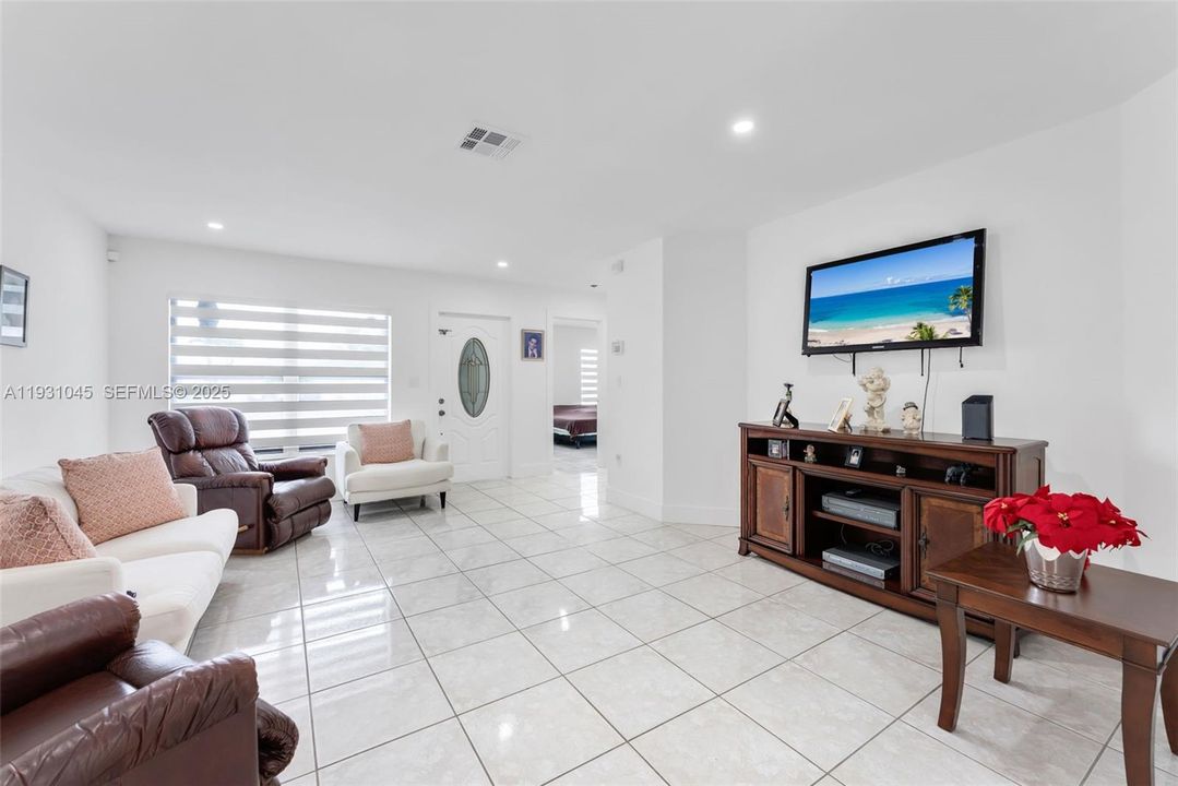 На продажу: $530,000 (3 спален, 2 ванн, 1283 Квадратных фут)