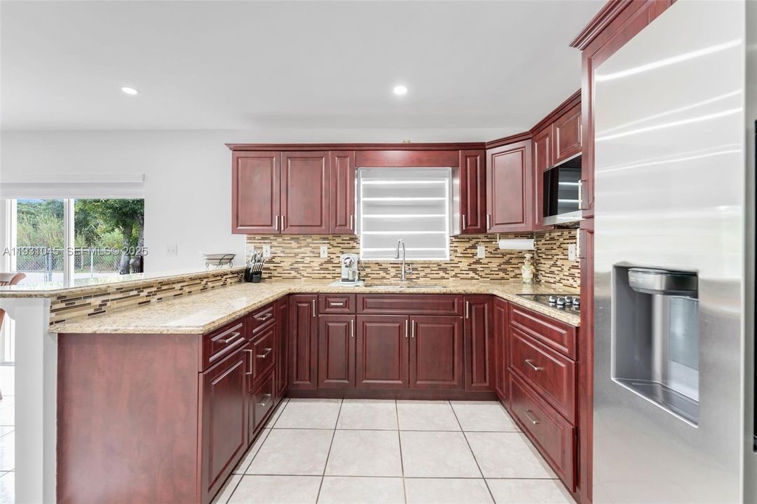 На продажу: $530,000 (3 спален, 2 ванн, 1283 Квадратных фут)