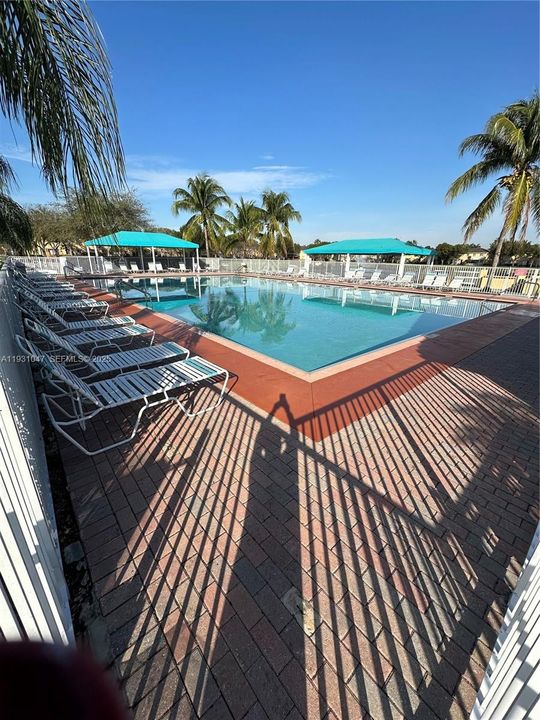 For Rent: $2,295 (4 beds, 3 baths, 1423 Square Feet)