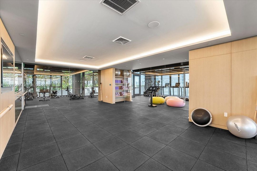 На продажу: $4,500,000 (3 спален, 3 ванн, 1707 Квадратных фут)