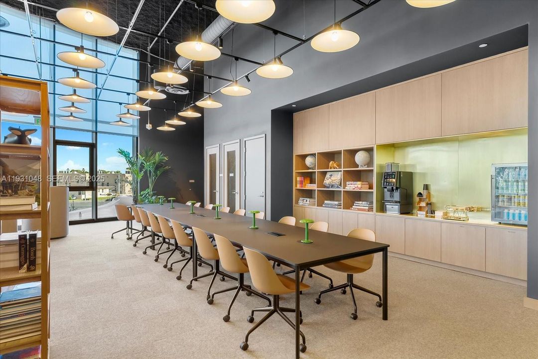 На продажу: $4,500,000 (3 спален, 3 ванн, 1707 Квадратных фут)