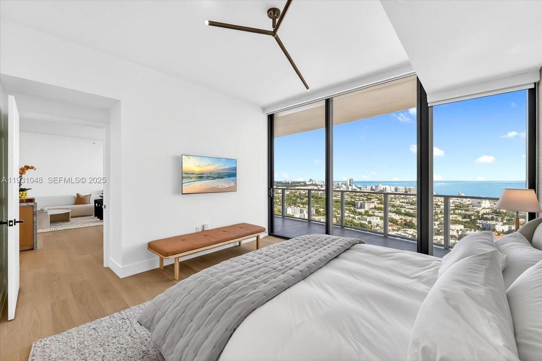 На продажу: $4,500,000 (3 спален, 3 ванн, 1707 Квадратных фут)