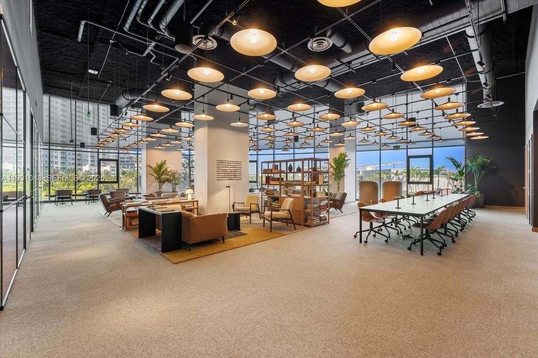 На продажу: $4,500,000 (3 спален, 3 ванн, 1707 Квадратных фут)