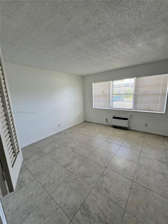 На продажу: $80,000 (1 спален, 1 ванн, 558 Квадратных фут)