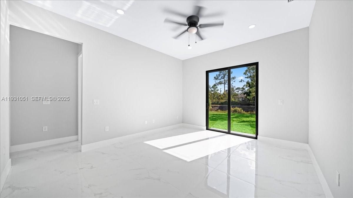 На продажу: $289,999 (3 спален, 2 ванн, 1270 Квадратных фут)